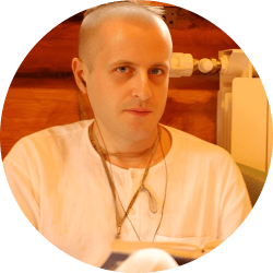 Антон Карев