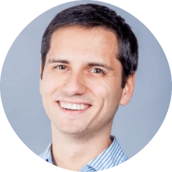 Роман Котов